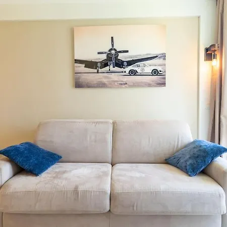 6-person Flat With Swimming Pool Tennis Court And Car Park Apartment