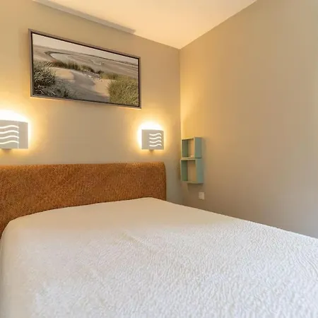 6-person Flat With Swimming Pool Tennis Court And Car Park Apartment Le Touquet