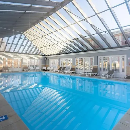 6-person Flat With Swimming Pool Tennis Court And Car Park Apartment *