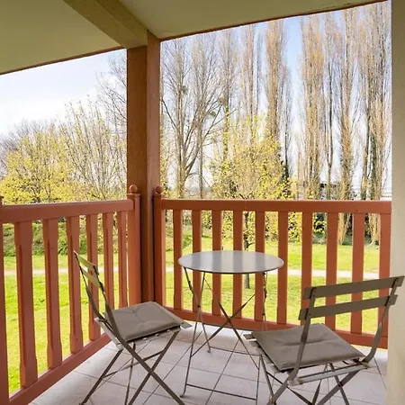 6-person Flat With Swimming Pool Tennis Court And Car Park *