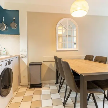 6-person Flat With Swimming Pool Tennis Court And Car Park
