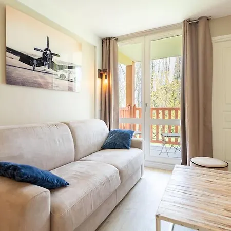 Apartment 6-person Flat With Swimming Pool Tennis Court And Car Park *