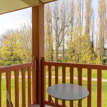 Apartment 6-person Flat With Swimming Pool Tennis Court And Car Park Le Touquet